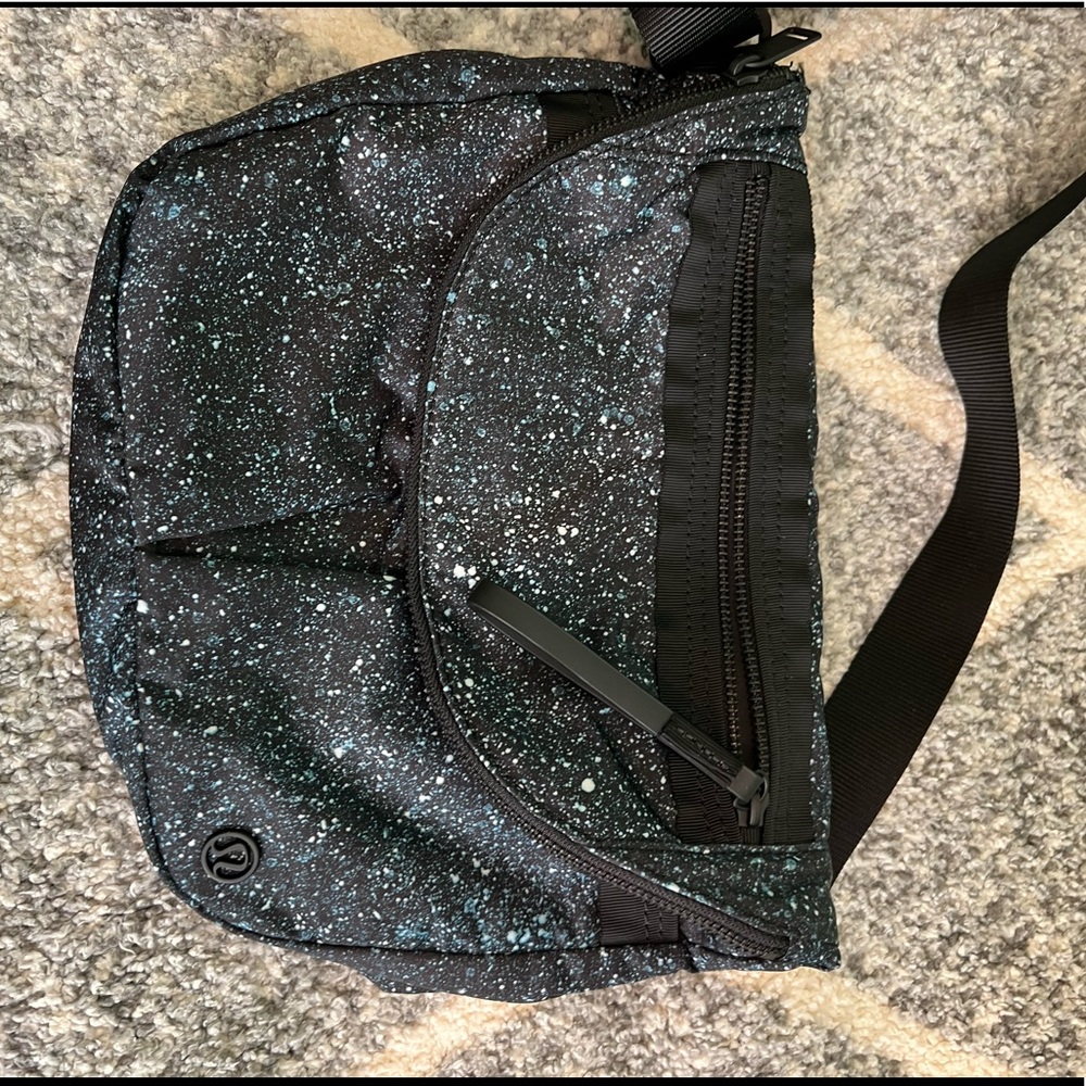 Lululemon athelica NWOT All night festival bag